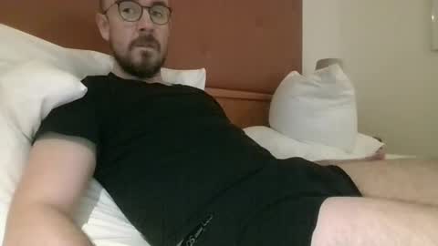 s_i_q online show from 10/30/25, 07:14