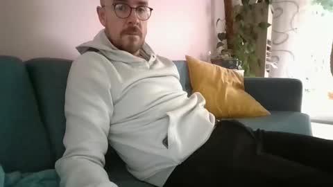 s_i_q online show from 11/08/25, 11:43