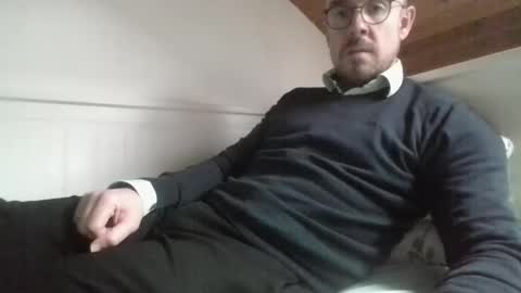 s_i_q online show from 11/17/25, 01:39