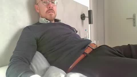 s_i_q online show from 11/18/25, 12:42