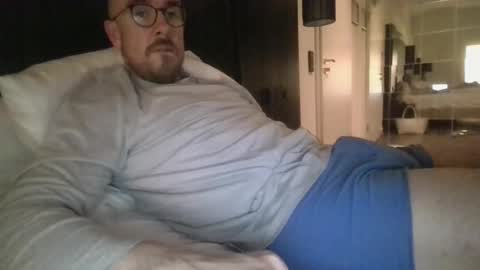 s_i_q online show from 11/25/25, 08:09