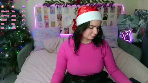 Snapshot of s_katekisa_ss chatting on 12/25/24, 07:03 Kate online show from 12/25/24, 07:03