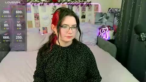 Snapshot of s_katekisa_ss chatting on 02/10/25, 11:57 Kate online show from 02/10/25, 11:57