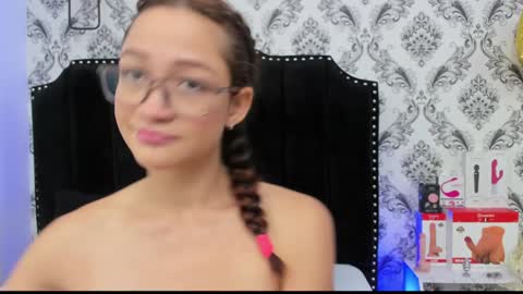 Snapshot of saara_brown chatting on 01/10/25, 03:16 Saara Brown online show from 01/10/25, 03:16