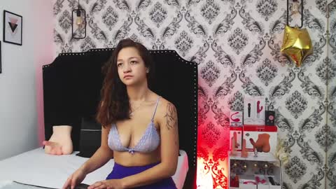Snapshot of saara_brown chatting on 01/16/25, 12:20 Saara Brown online show from 01/16/25, 12:20