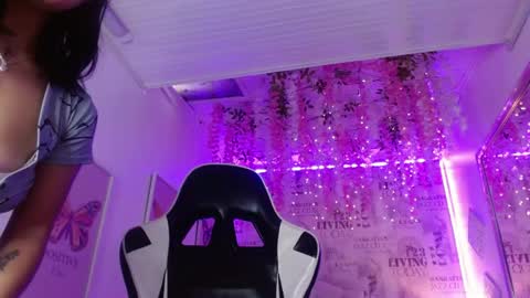 1 online show from 04/23/26, 12:15