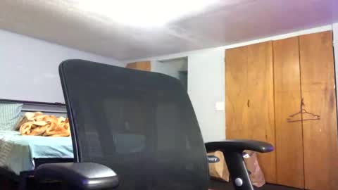 Snapshot of saasbutt chatting on 11/17/25, 10:04 saasbutt online show from 11/17/25, 10:04