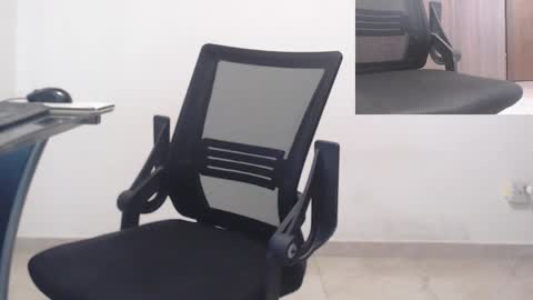 Snapshot of saat_hiel chatting on 02/14/25, 06:51 Saat online show from 02/14/25, 06:51