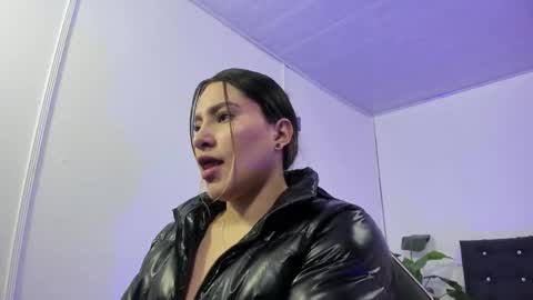 saaya_tay online show from 11/12/25, 03:18