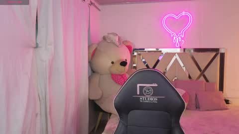 Snapshot of saaya_tay chatting on 05/18/26, 03:24 saaya_tay online show from 05/18/26, 03:24