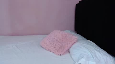 Snapshot of sabbrand_ chatting on 09/27/25, 06:57           online show from 09/27/25, 06:57