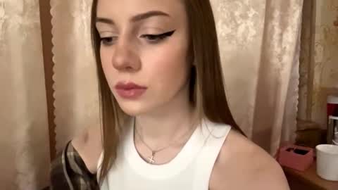 Snapshot of sabinakeeser chatting on 11/30/25, 07:51 Mika online show from 11/30/25, 07:51