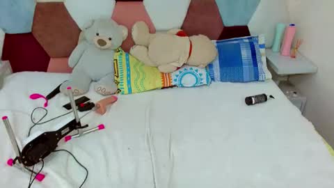 sabriana_smith1 online show from 04/05/26, 03:31