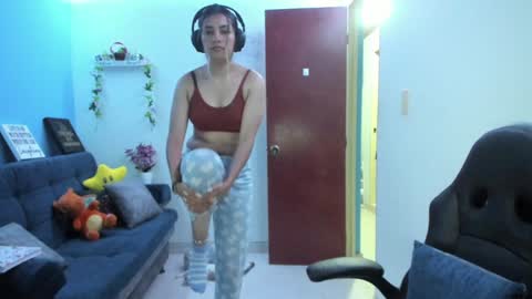 Angie  online show from 02/06/25, 11:48