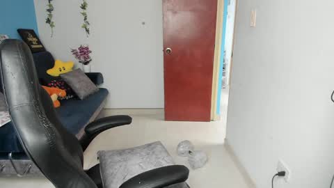 Angie  online show from 02/08/25, 04:57