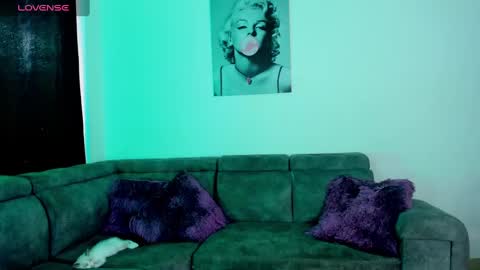 Snapshot of sabrina_lopez1 chatting on 12/06/24, 10:08 sabrina_lopez1 online show from 12/06/24, 10:08