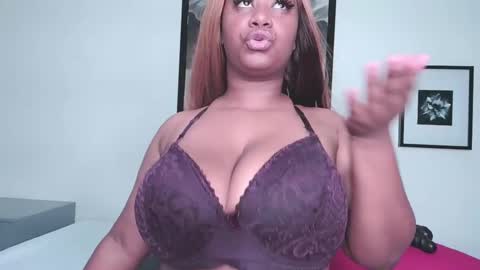 Sabrina Mora online show from 12/28/24, 02:10