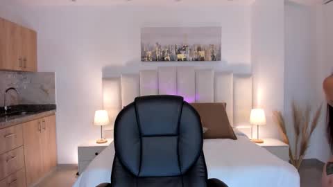 Sabrina online show from 10/24/25, 08:16