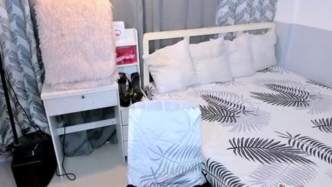 urHOT SABBY online show from 12/02/24, 05:15