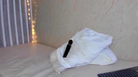 mariana  online show from 02/25/25, 02:03