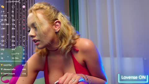 Snapshot of sabrinajadex chatting on 01/26/25, 04:41 SabrinaJade online show from 01/26/25, 04:41