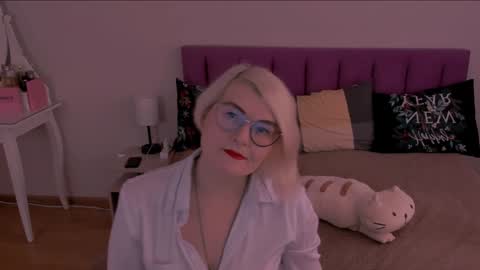 Sabrina MacMarren online show from 02/04/25, 07:51