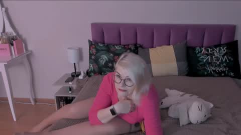 Sabrina MacMarren online show from 02/04/25, 03:36