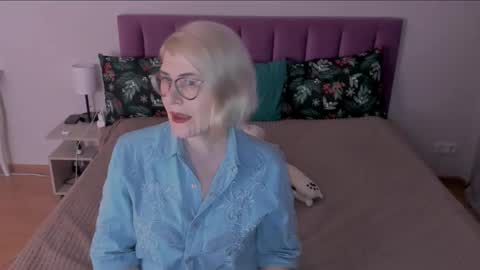 Sabrina MacMarren online show from 02/11/25, 05:26