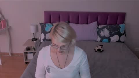 Sabrina MacMarren online show from 02/22/25, 06:30