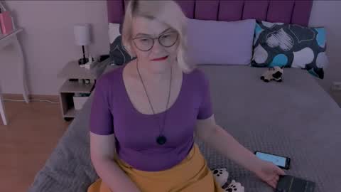 Sabrina MacMarren online show from 02/24/25, 01:10