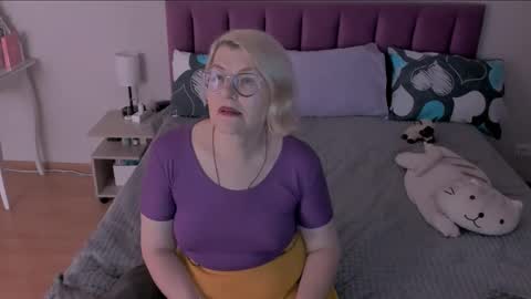 Sabrina MacMarren online show from 02/24/25, 09:41