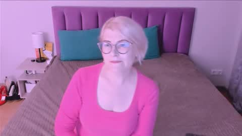 Sabrina MacMarren online show from 09/27/25, 03:50