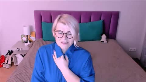 Sabrina MacMarren online show from 11/06/25, 03:35