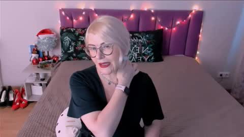 Sabrina MacMarren online show from 01/06/26, 01:04