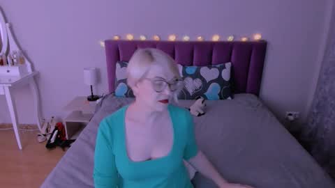 Sabrina MacMarren online show from 02/10/26, 04:11