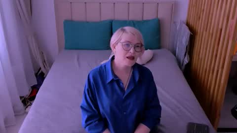 Sabrina MacMarren online show from 03/08/26, 09:35