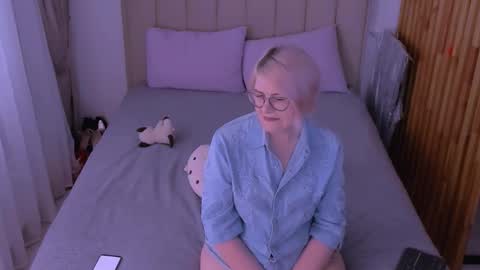 Sabrina MacMarren online show from 03/25/26, 03:07