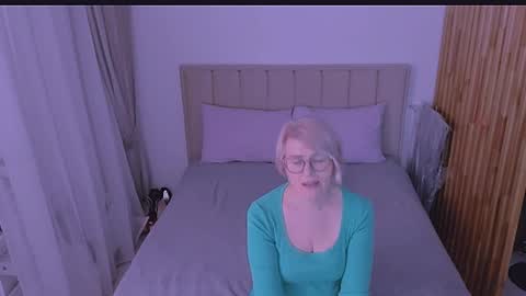 Sabrina MacMarren online show from 03/31/26, 05:35