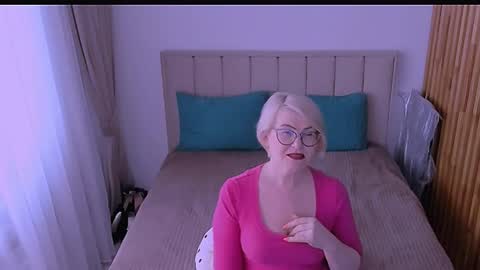 Sabrina MacMarren online show from 04/23/26, 01:57