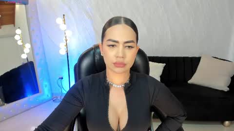 Snapshot of sabrinamontclair chatting on 07/07/26, 08:46 Sabrina M online show from 07/07/26, 08:46