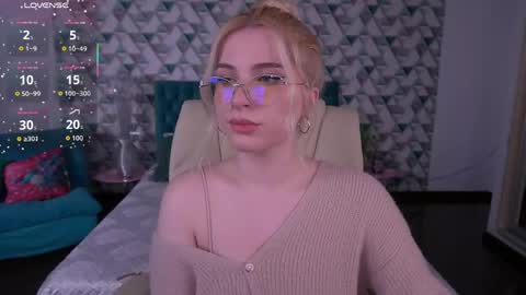 Snapshot of sabrinamuse chatting on 05/19/26, 06:09 Sabrina online show from 05/19/26, 06:09