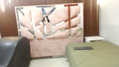 sabrinaroosa202cl online show from 10/23/25, 12:15