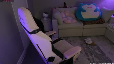 Sabrina online show from 04/17/26, 06:55