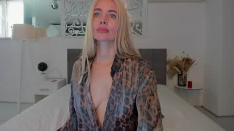 Snapshot of sabrinasharm chatting on 07/07/26, 07:56 Sabrina online show from 07/07/26, 07:56