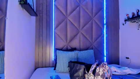 Snapshot of sabrinaspell_ chatting on 01/11/26, 11:37 S A B R I N A online show from 01/11/26, 11:37