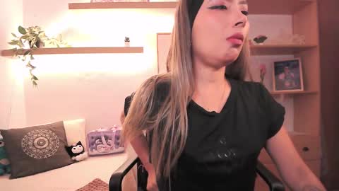 Snapshot of sabrinaspell_ chatting on 03/17/26, 06:33 S A B R I N A online show from 03/17/26, 06:33