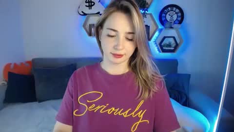 Snapshot of sabrinviolet chatting on 12/22/24, 12:16 Sabrina Violet online show from 12/22/24, 12:16