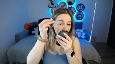 Snapshot of sabrinviolet chatting on 01/29/25, 09:12 Sabrina Violet online show from 01/29/25, 09:12