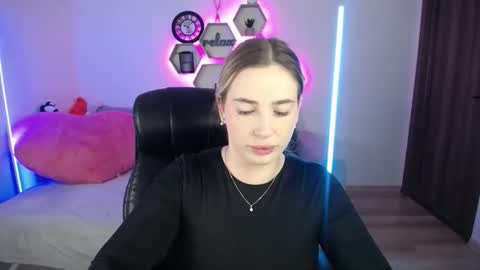 Snapshot of sabrinviolet chatting on 10/05/25, 08:12 Sabrina Violet online show from 10/05/25, 08:12