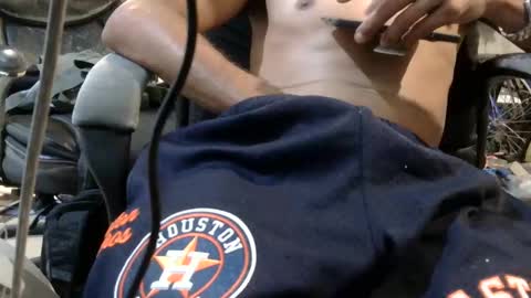 Dee online show from 11/17/25, 10:54